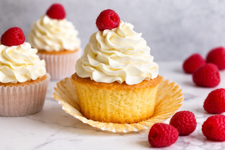 Classic Vanilla Cupcakes